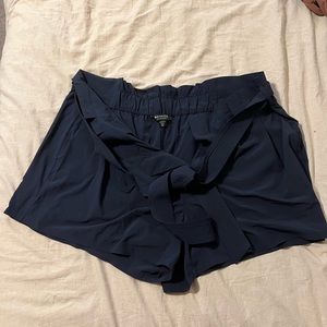 Athleta Skyline ll shorts size 20 navy